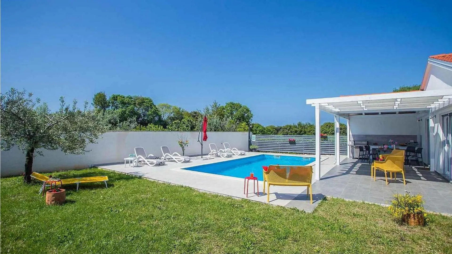 Villa Sunrise Pula 0*,  Croatia