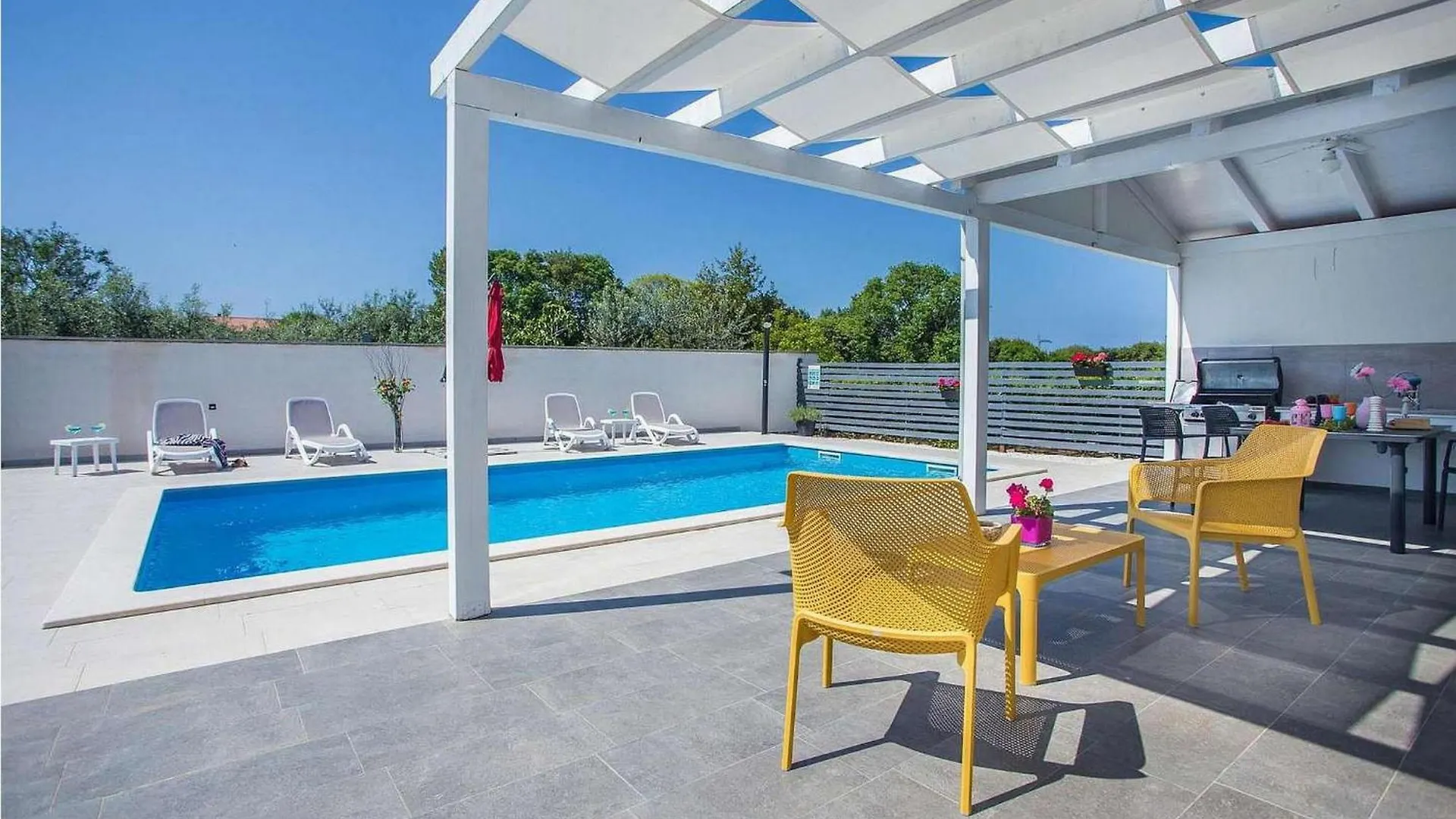 Villa Sunrise Pula 0*,